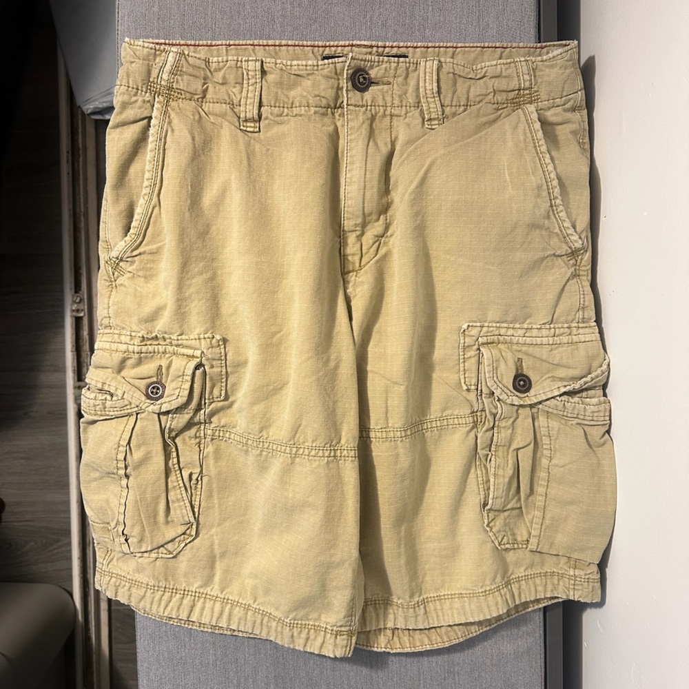 American Eagle Khaki Cargo Shorts, Size 31